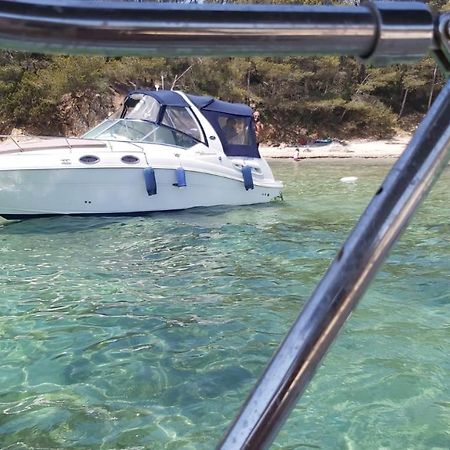 Hebergement Insolite Sur Un Bateau A Quai 호텔 라론드레모레 외부 사진