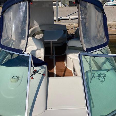 Hebergement Insolite Sur Un Bateau A Quai 호텔 라론드레모레 외부 사진